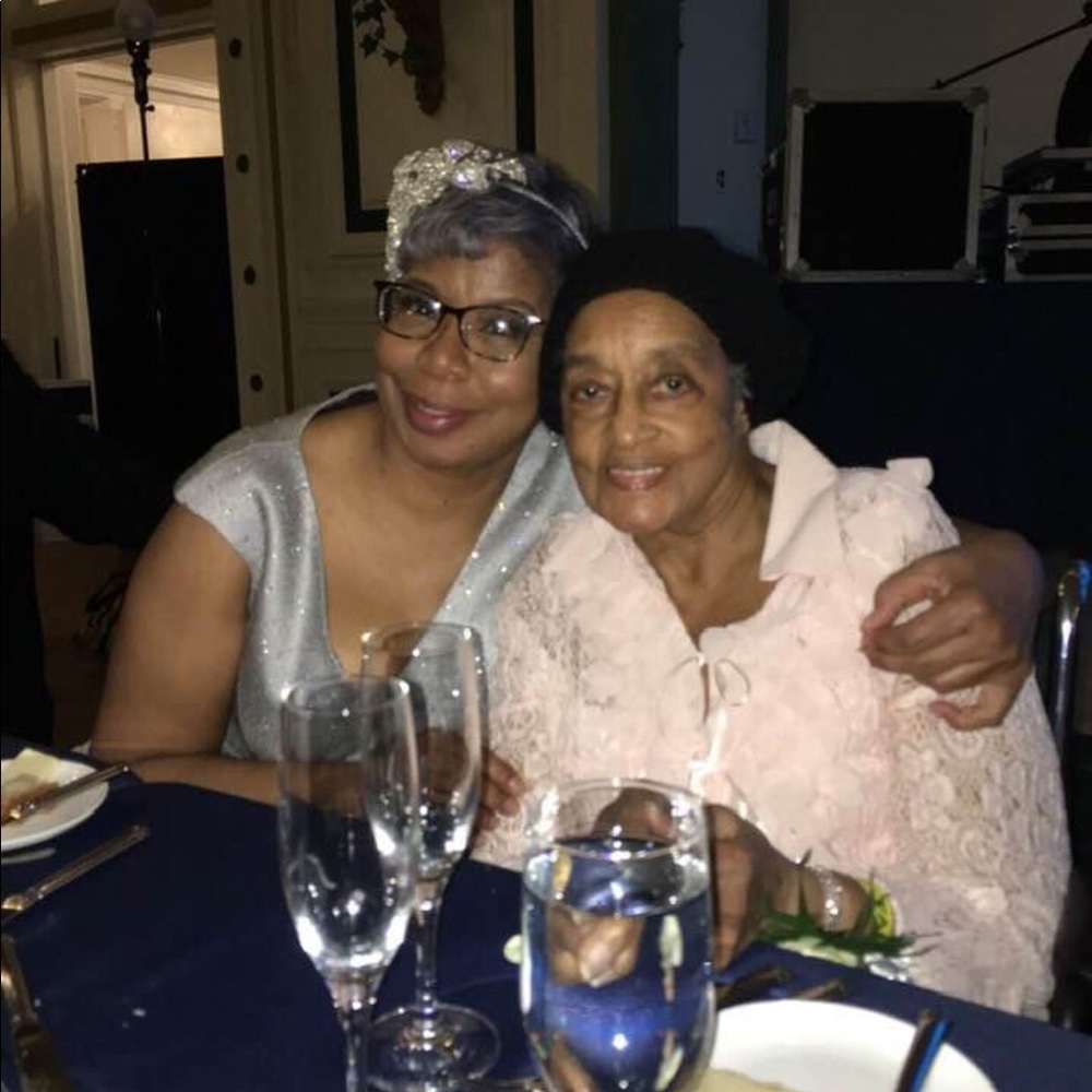 Meet your Posher, Yvette